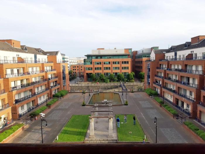 Privatunterkunft Custom House Harbour Apartments, Ifsc *